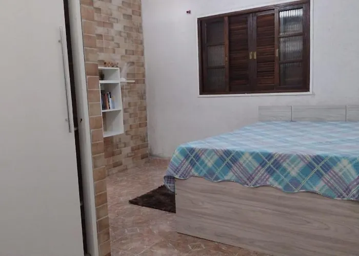 Sitio Com Lago E Piscina