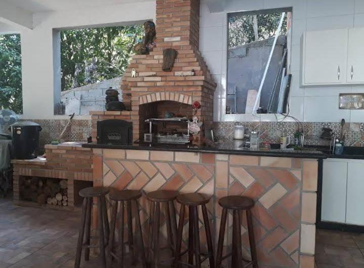 Sitio Com E Piscina *